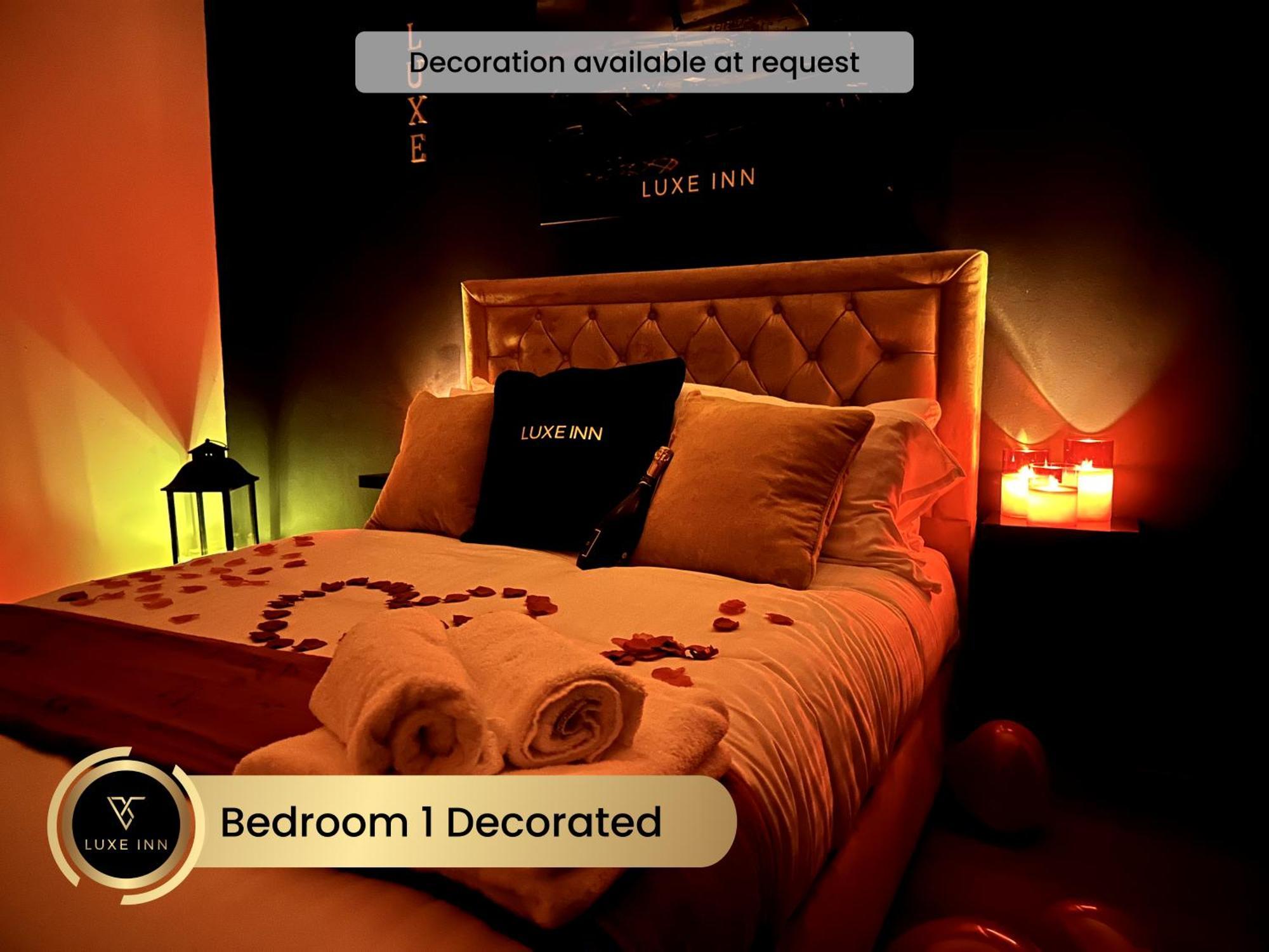 4 Bedroom House, Heathrow Airport, Luxe Inn 콘부룩 외부 사진