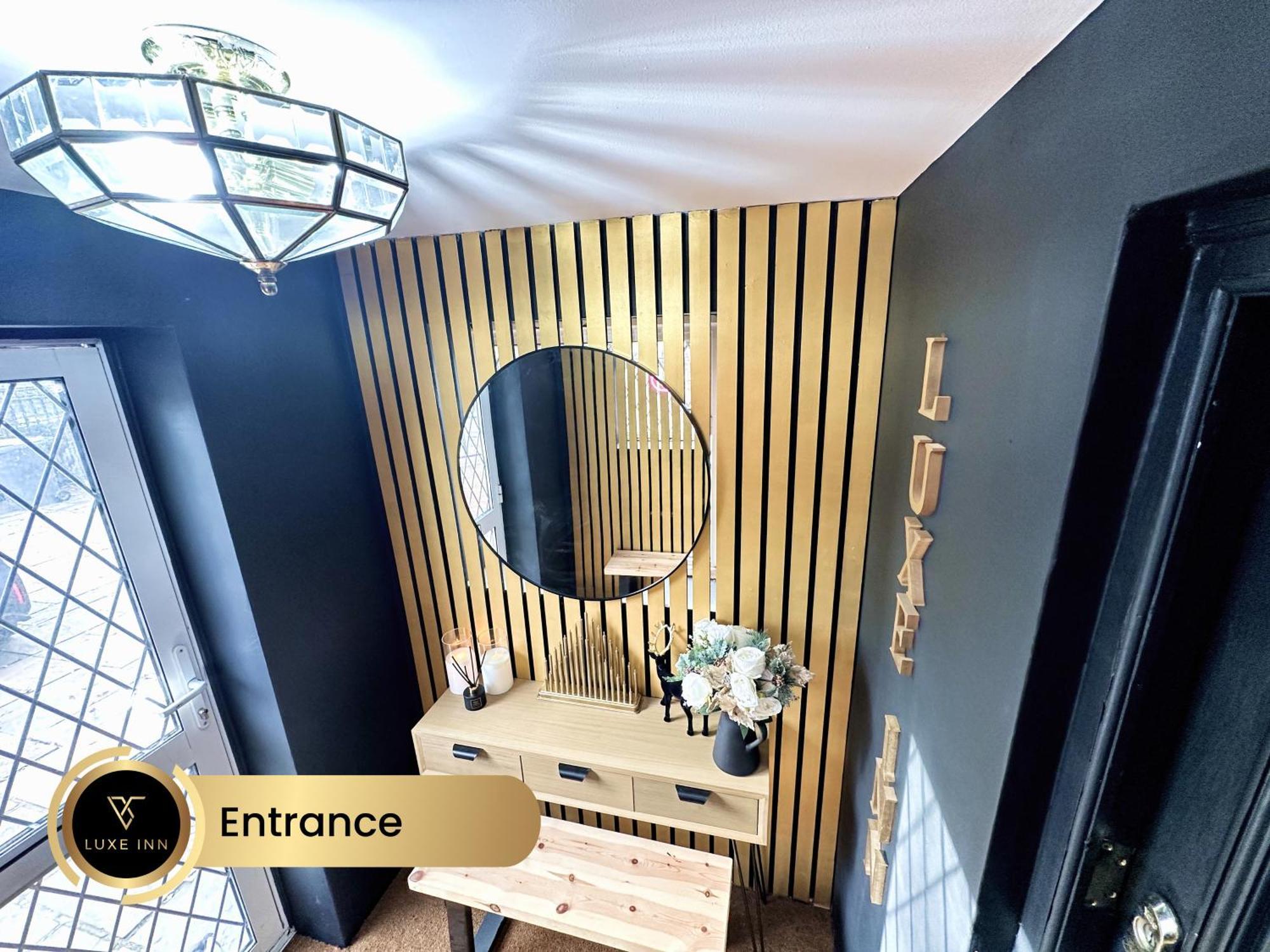 4 Bedroom House, Heathrow Airport, Luxe Inn 콘부룩 외부 사진