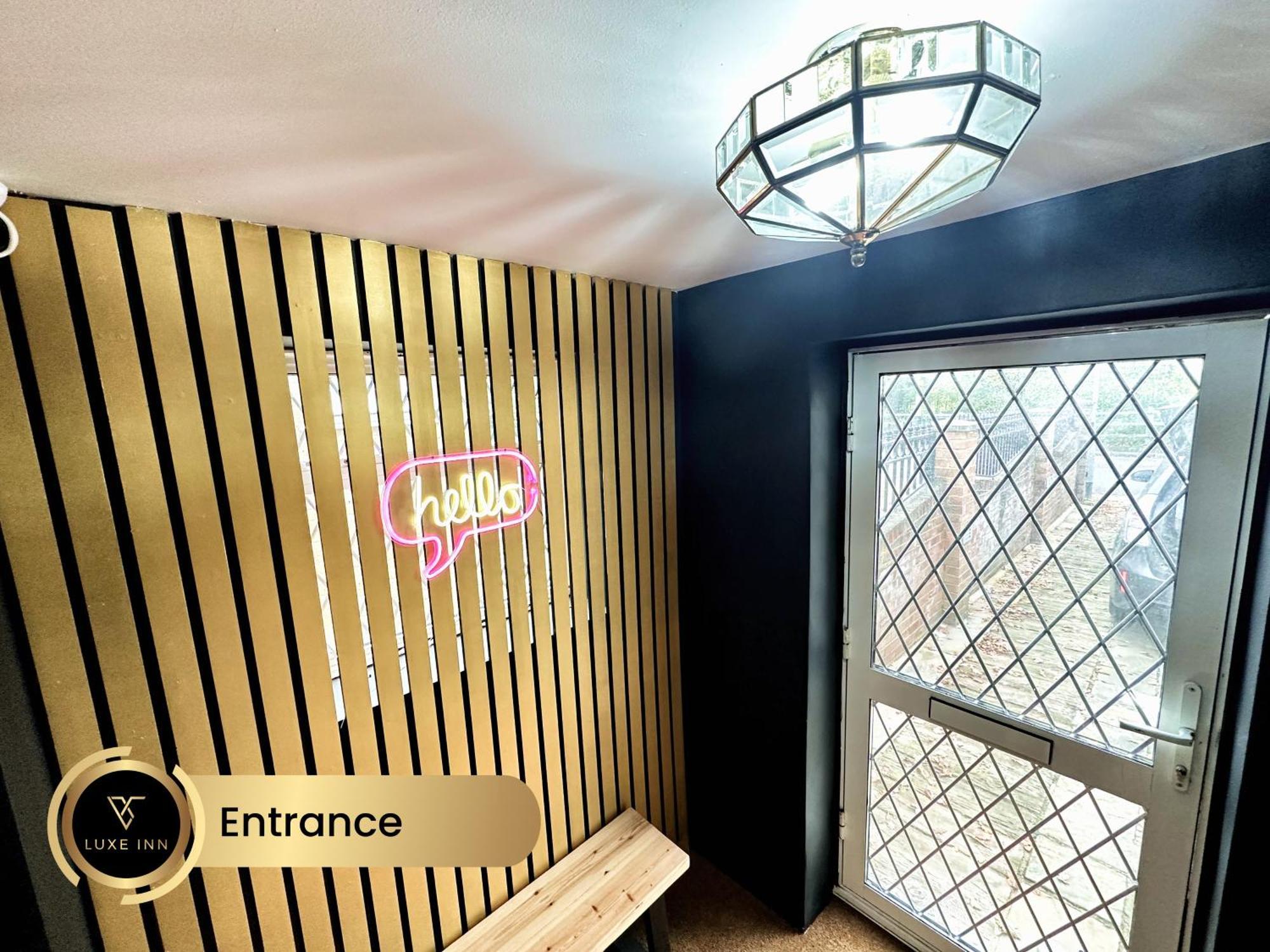 4 Bedroom House, Heathrow Airport, Luxe Inn 콘부룩 외부 사진
